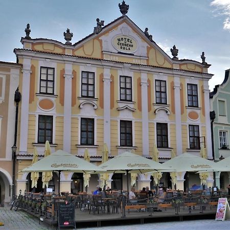 Hotel U Cerneho Orla Telc Bagian luar foto